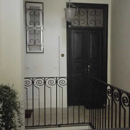 A Due Passi Dal Centro * בארי